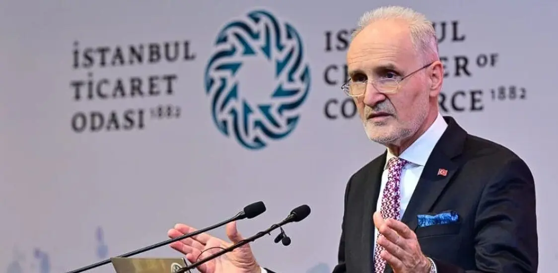Şekib Avdagiç konuşma yaparken